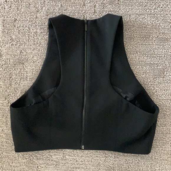 Elizabeth and James Racerback Crop Top - Size M - Picture 3 of 4